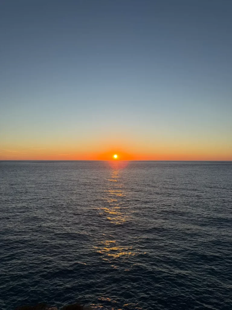 Coucher de soleil sur la mer à Ibiza